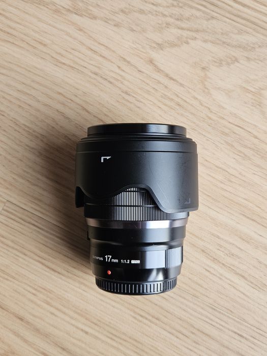 Lente Olympus M.Zuiko Digital ED 17 mm F1.2 PRO