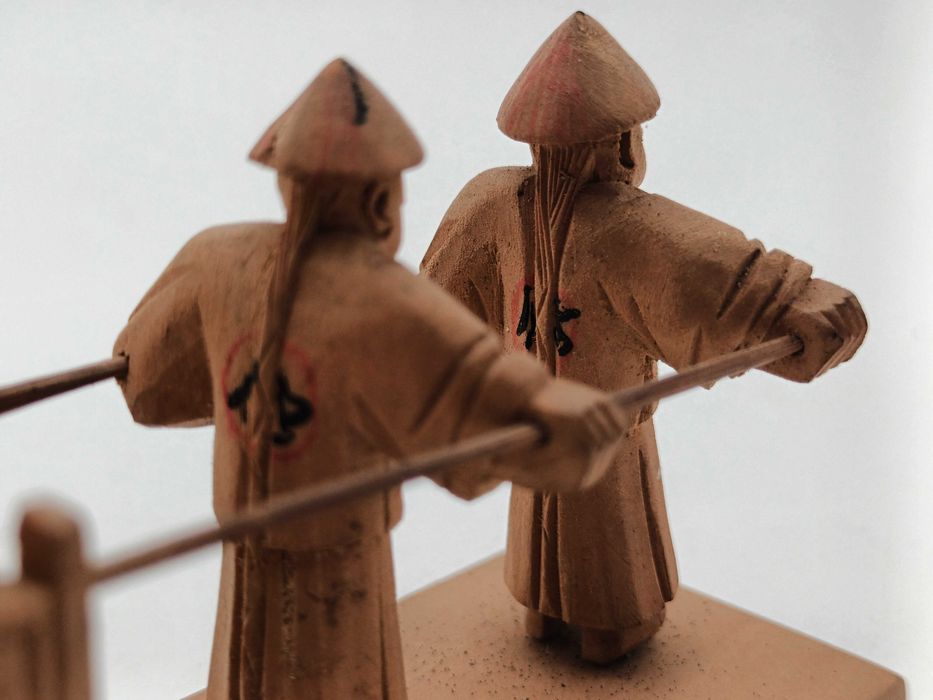 Estatueta em madeira T'ou-Sè-wè de figuras da vida popular chinesa