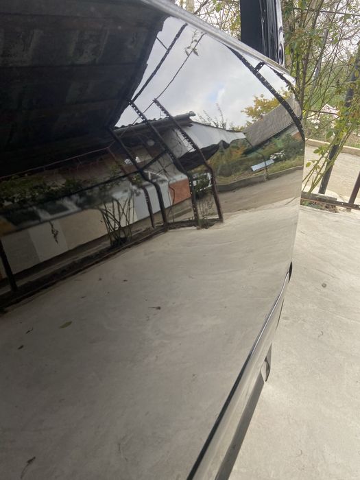 Продам дверки Volkswagen Touran 2005р