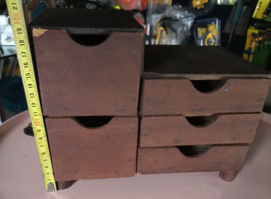Caixinhas de madeira com gavetas