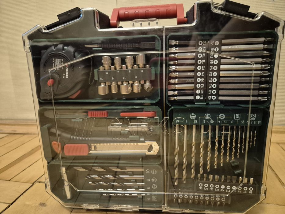 Акумуляторний дриль шуруповерт з великою кількістю насадок parkside