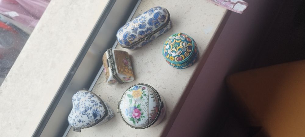 Guarda joias cerâmica antigas