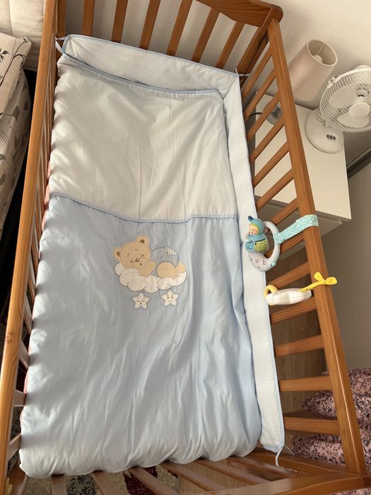 Cama de bebé com colchão anti alergico