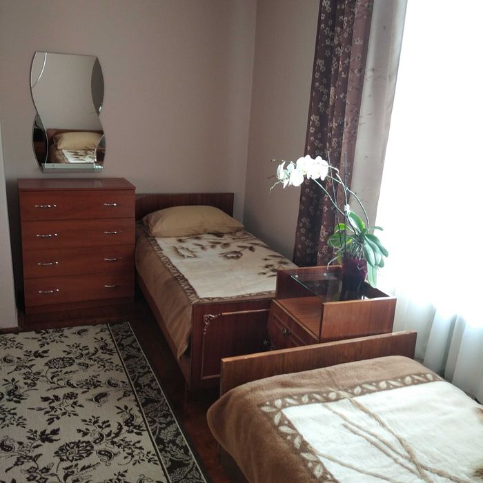 Продам квартиру 2-кімнатну