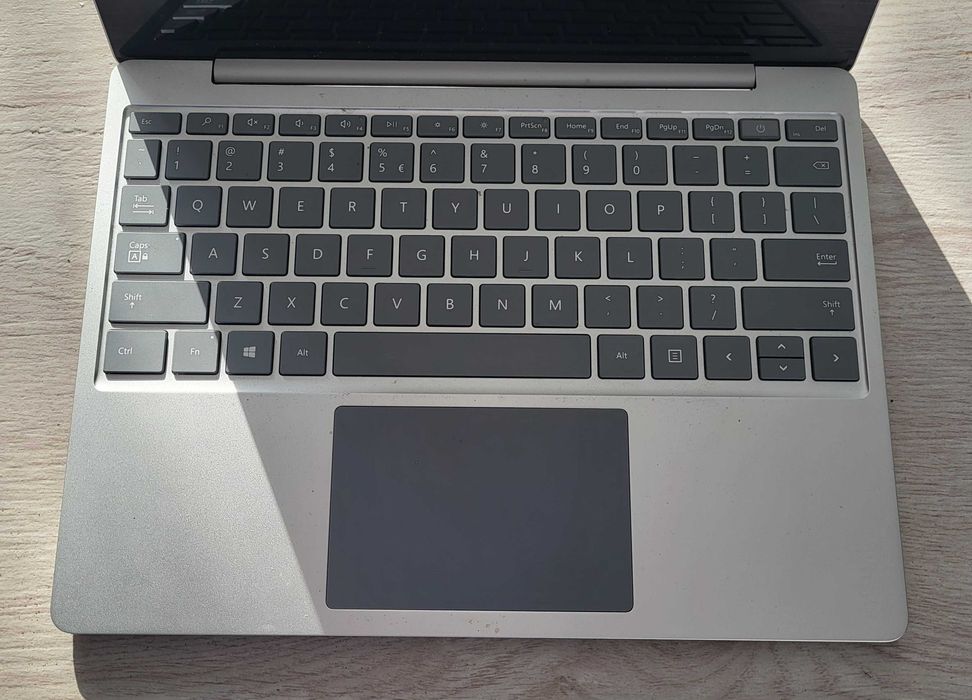 Microsoft Surface Go dotykowy i5 10gen, 8GB, SSD