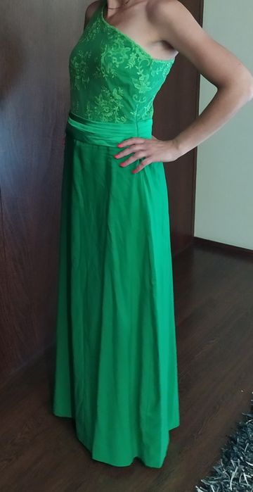 Vestido verde de renda longo para cerimônia