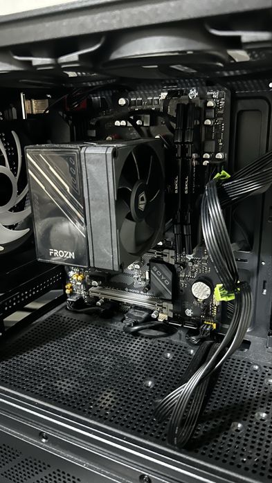 Ігровий ПК Ryzen 5 3600X B 550 ОЗУ 32 gb