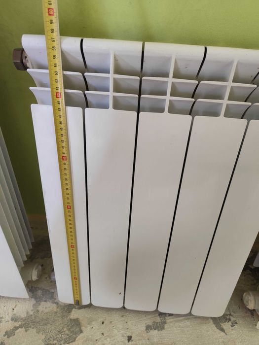 Kaloryfery białe aluminiowe żeberkowe