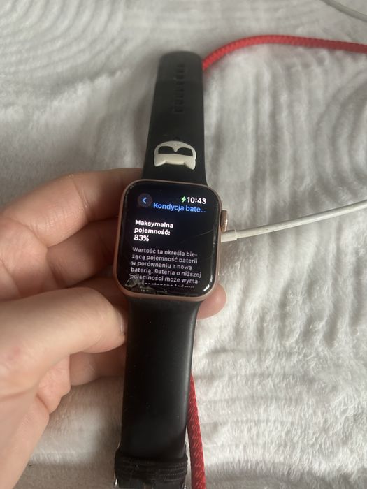 Apple watch, wszystko sprawne pomimo rozbicia.