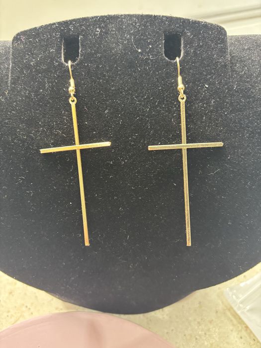 Wiszace kolczyki krzyze