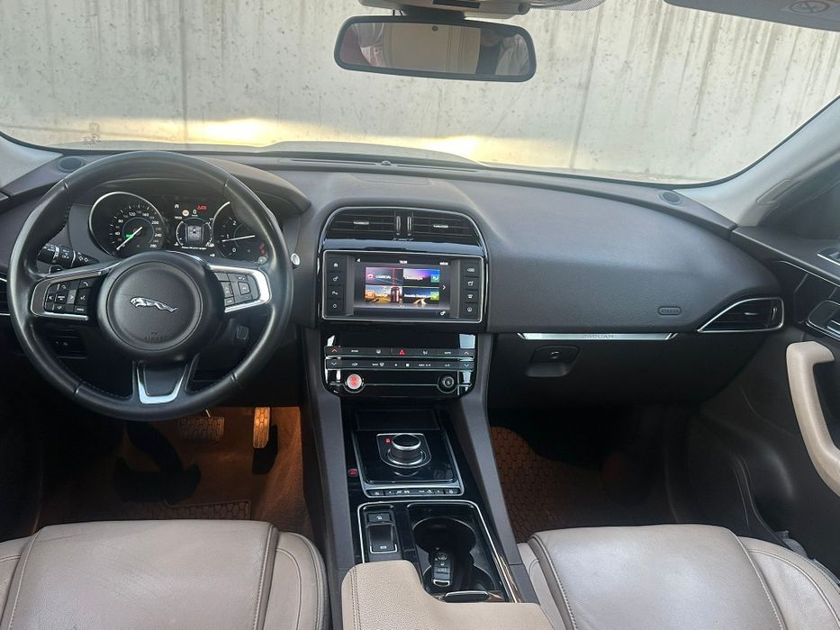 Jaguar F-Pace 2.0d 180cv 2017 Garantia Fabrica