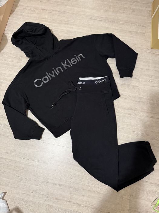 Спортивні штани бренду Calvin Klein