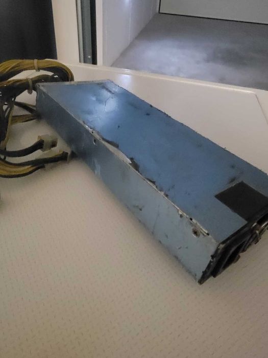 Fonte de Alimentação para Mineração APLUSPOWER 12V 140A (com Cabos) - Motivo: Mudança