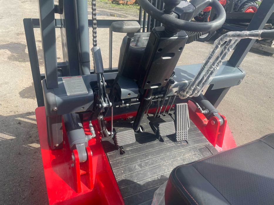 Nowy wózek widłowy POWER PLUS 25