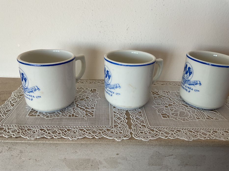 Três Chávenas de Café Antigas Vista Alegre (1924-1947) - Publicidade Estremoz