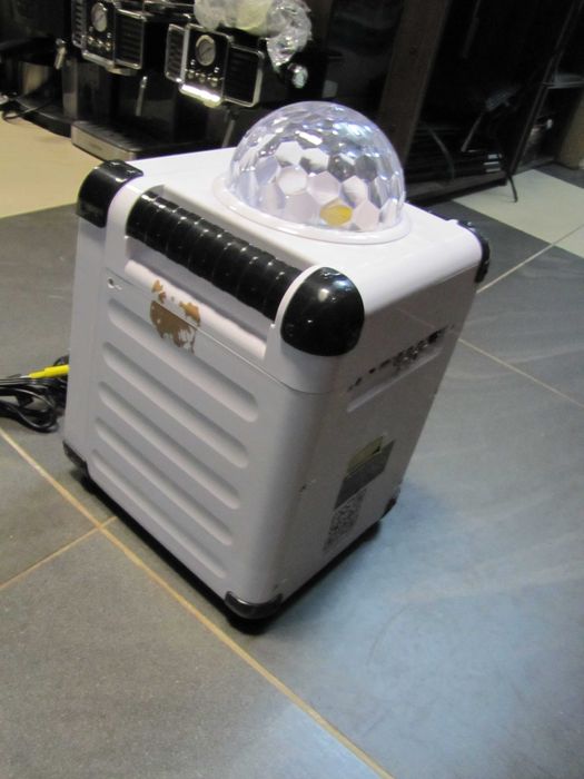 Zestaw karaoke z odtwarzaczem CD Bluetooth mikrofon Auna Rockstar LED