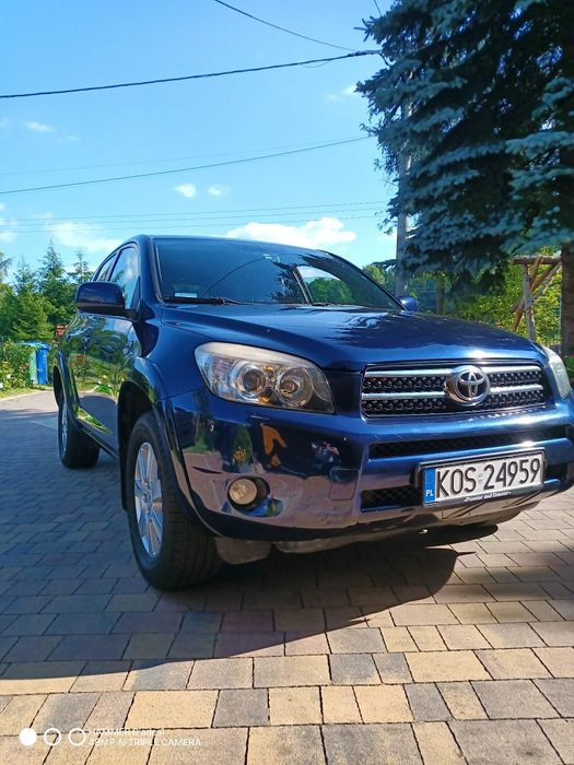 Toyota RAV4 4x4.