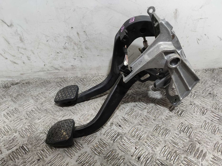 BMW E81 E82 E87 E88 E90 E91 E92 E93 Pedały Sprzęgła Hamulca
