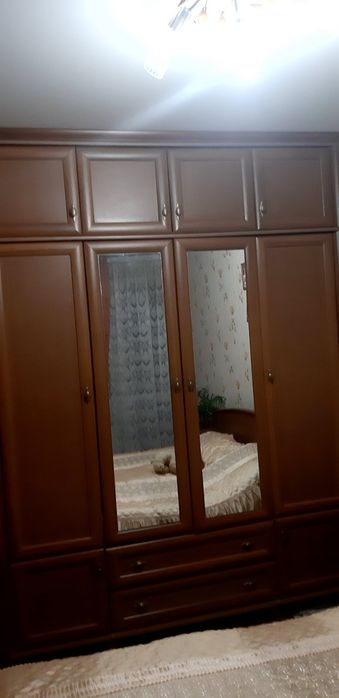 Продам шафу з дзеркалом