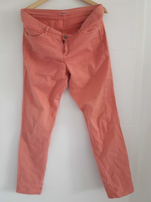Spodnie koralowe 42