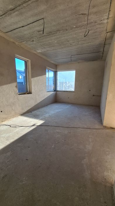 Продам дом 145 кв.м.+ тераса. Парковка на 2 авто 6 соток.
