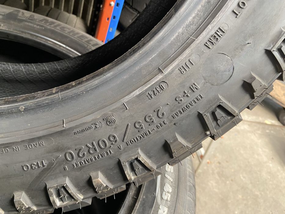 1 pneus 255/60 R 20 Gooyear novo!
