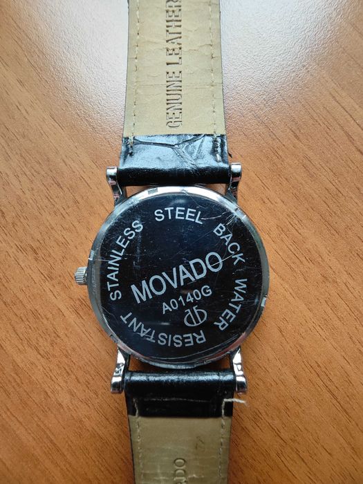 Часы швейцарского бренда Movado, кварцевые