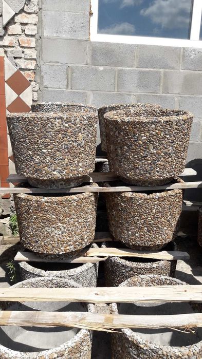 Паркосадова скульптура вази