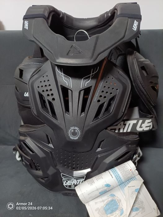 Buzery, ochraniacze tułowia, klatki piersiowej  Leatt