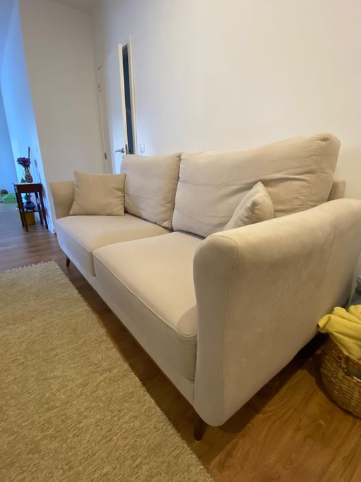 Conjunto de sofás (3+2 lugares) em muito bom estado
