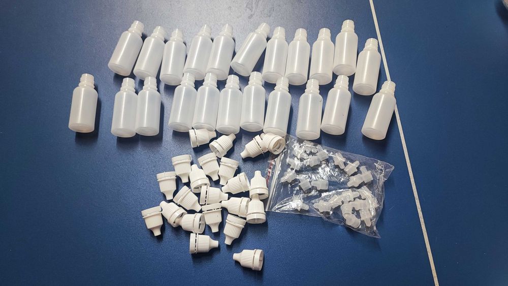 Pack of 22 White Plastic Bottles with Caps and Applicator - 15 ml