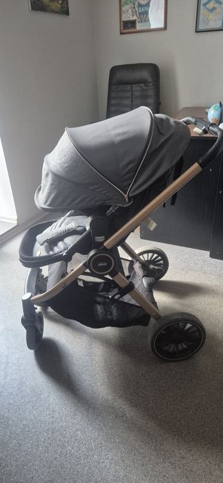 Продам коляску 2 в 1 Chicco Best Friend Pro Light
share