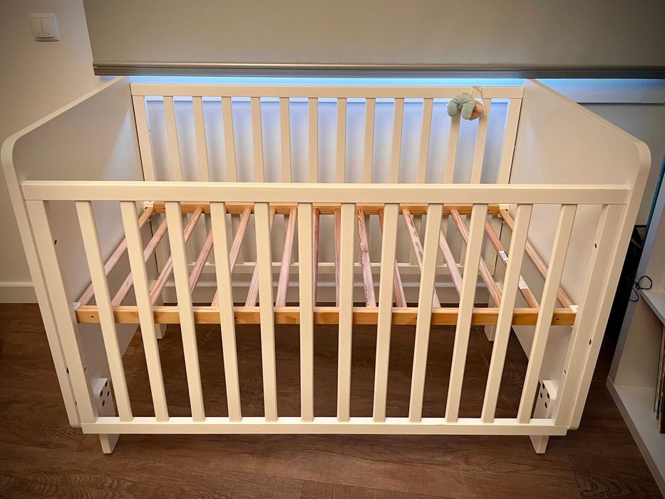 Cama e colchão de bébé