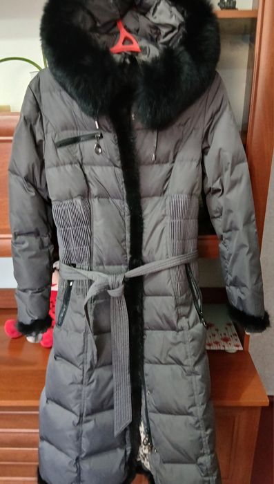 Жіночий зимовий пуховик, пальто