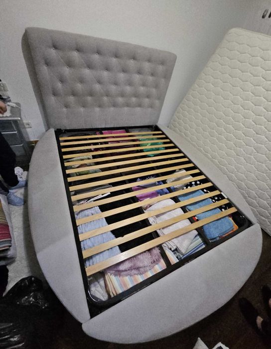 Vendo cama como nova  Com arrumação   Cama + estrado + colchão