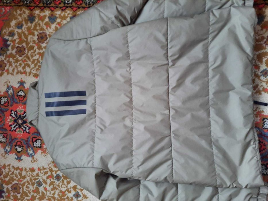 Продам курточку Adidas