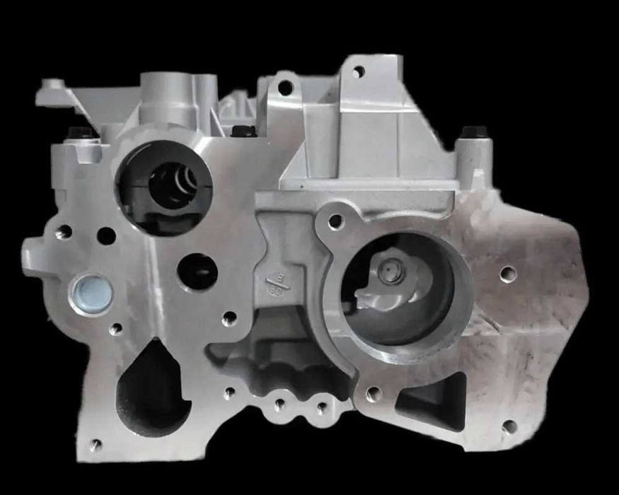 ГБЦ Головка блока цилиндров Renault Nissan Opel 2.3 dci 110417248R AMC 908526 Гарантія 1 рік
