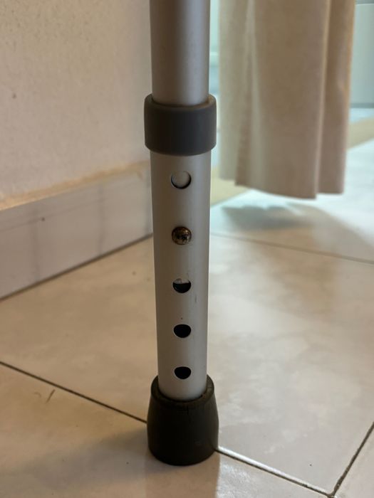 Andarilho ajustável