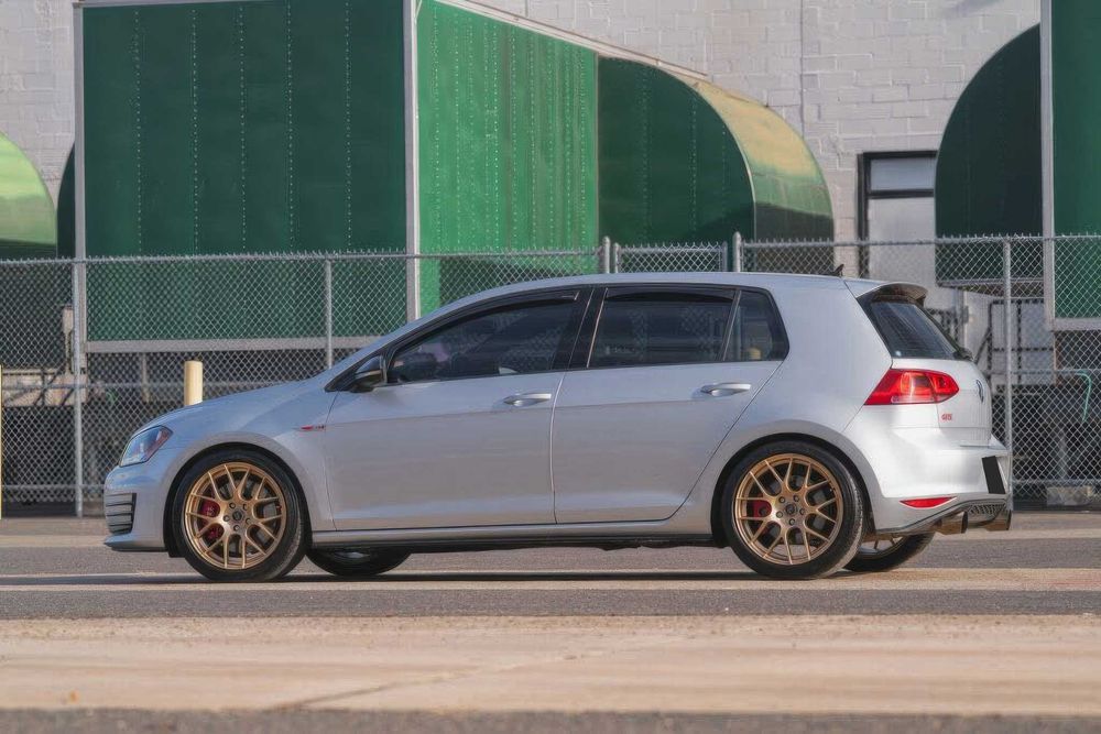 Volkswagen Golf GTI      2016