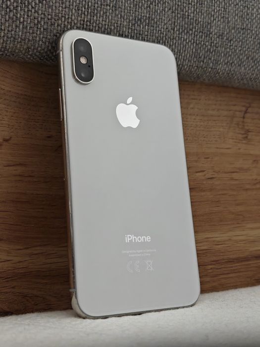iPhone xs srebrny