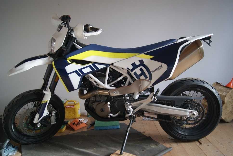 Husqvarna 701 rocznik   2019  części