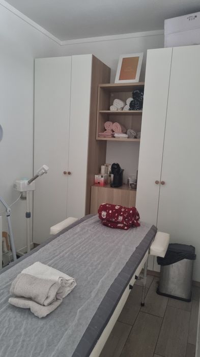 Alugo mesa de manicur e gabinete de estetica