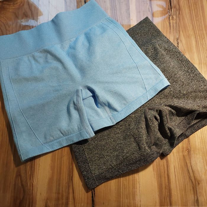 Спортивні короткі шорти