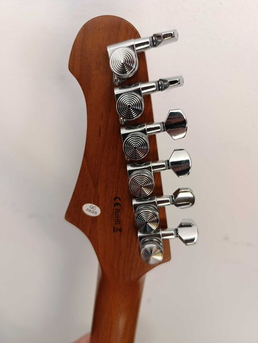 Guitarra elétrica JET JS-400 Olympic White