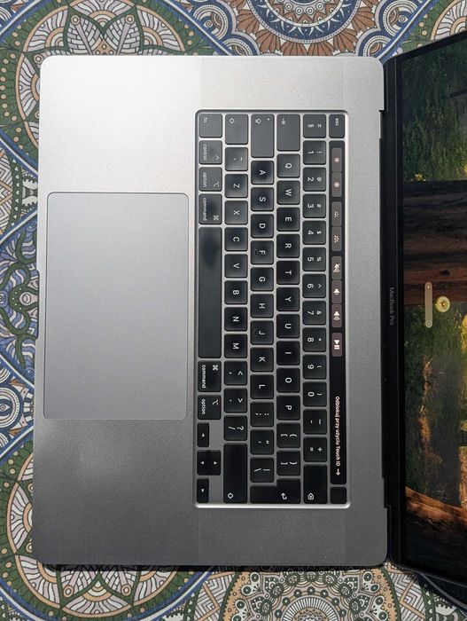 Macbook Pro 16", i7, 32GB, 512GB. 2019, A2141