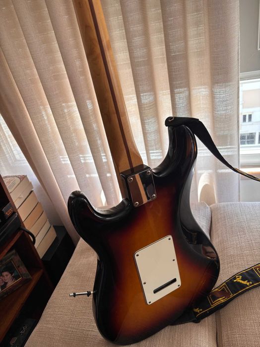 Fender Stratocaster Standard Mexico 2012 – Sunburst / Maple