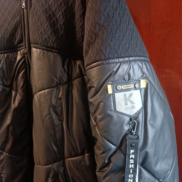 Продам зимову куртку р.56