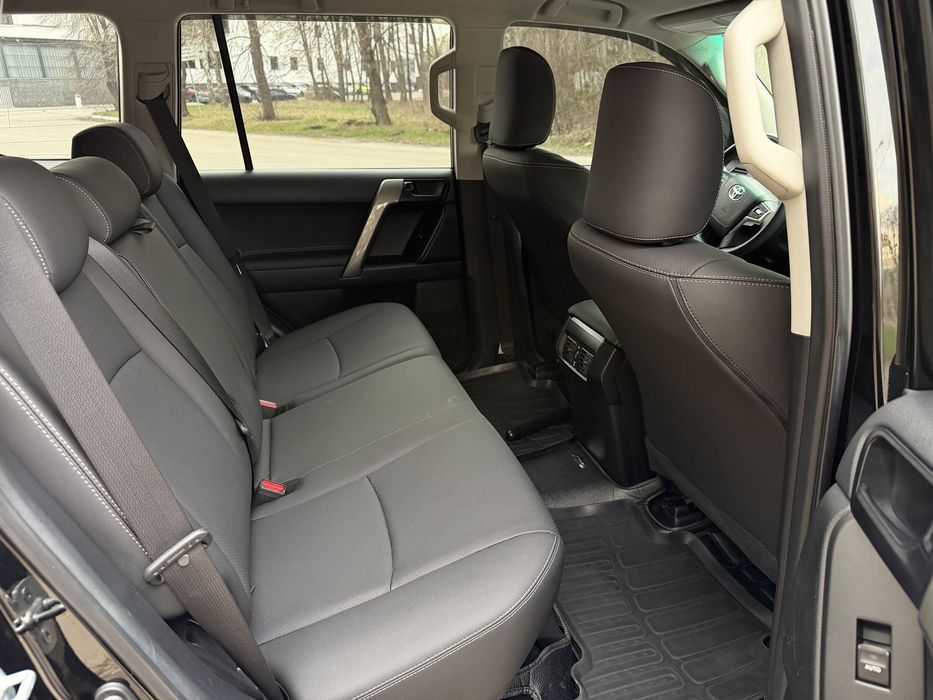 Toyota land cruiser Prado 150