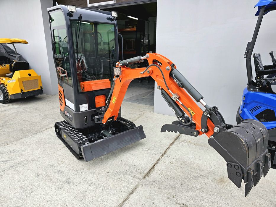 Kubota mini koparka promocja. Ramię i rozsówane gąsienice