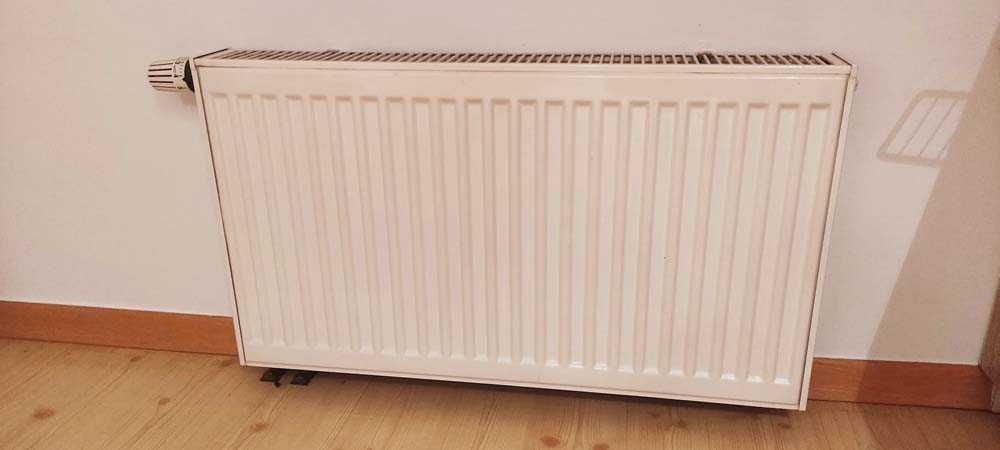 Grzejnik panelowy CV22 600x700 biały